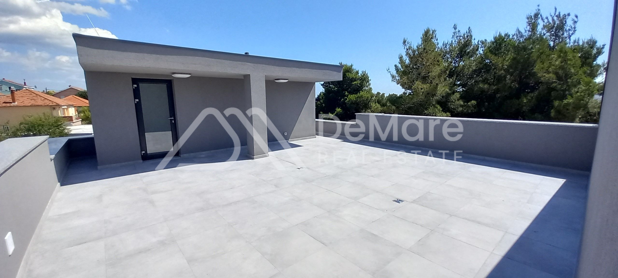 Demare.hr - Zadar - Crvene kuće