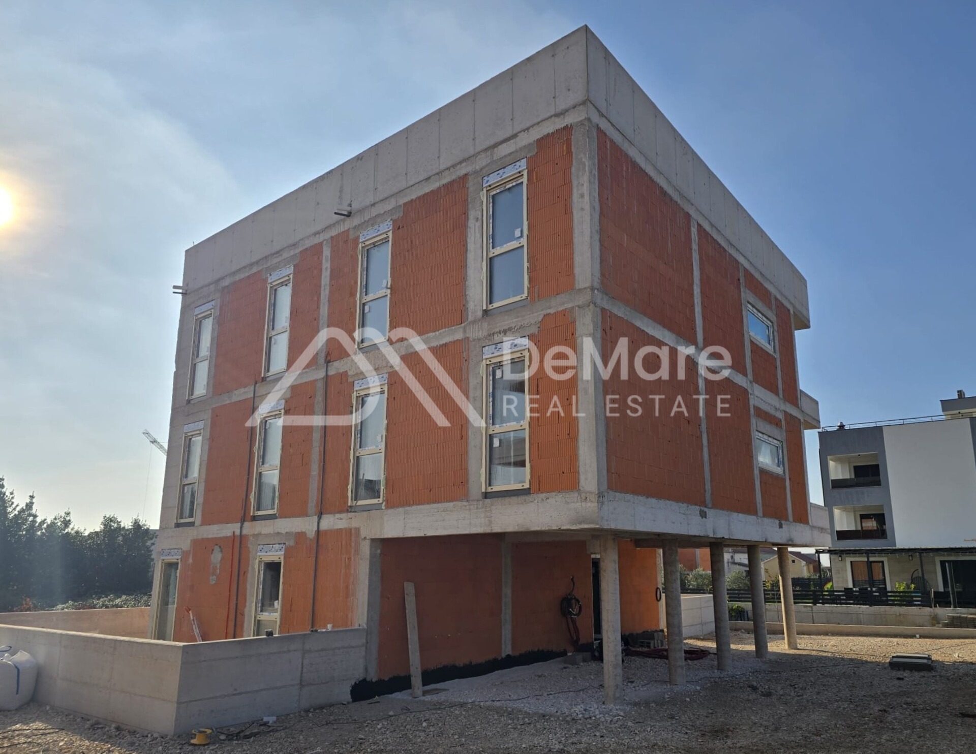 Demare.hr - Zadar - Bili brig