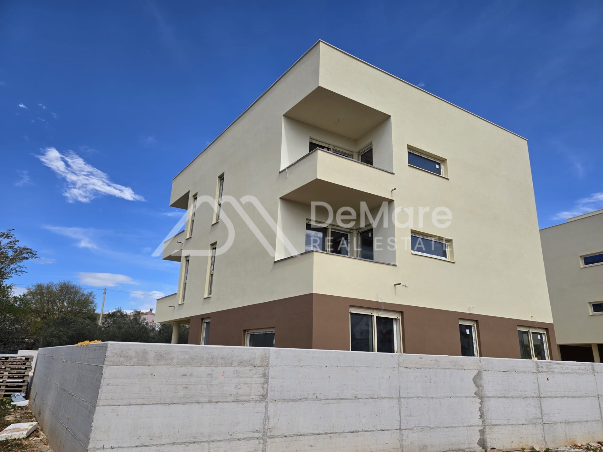 Demare.hr - Zadar - Bili brig